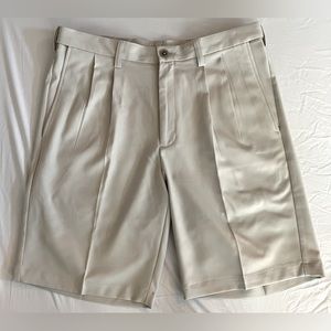 Cool 18 Pro pleated Khaki shorts